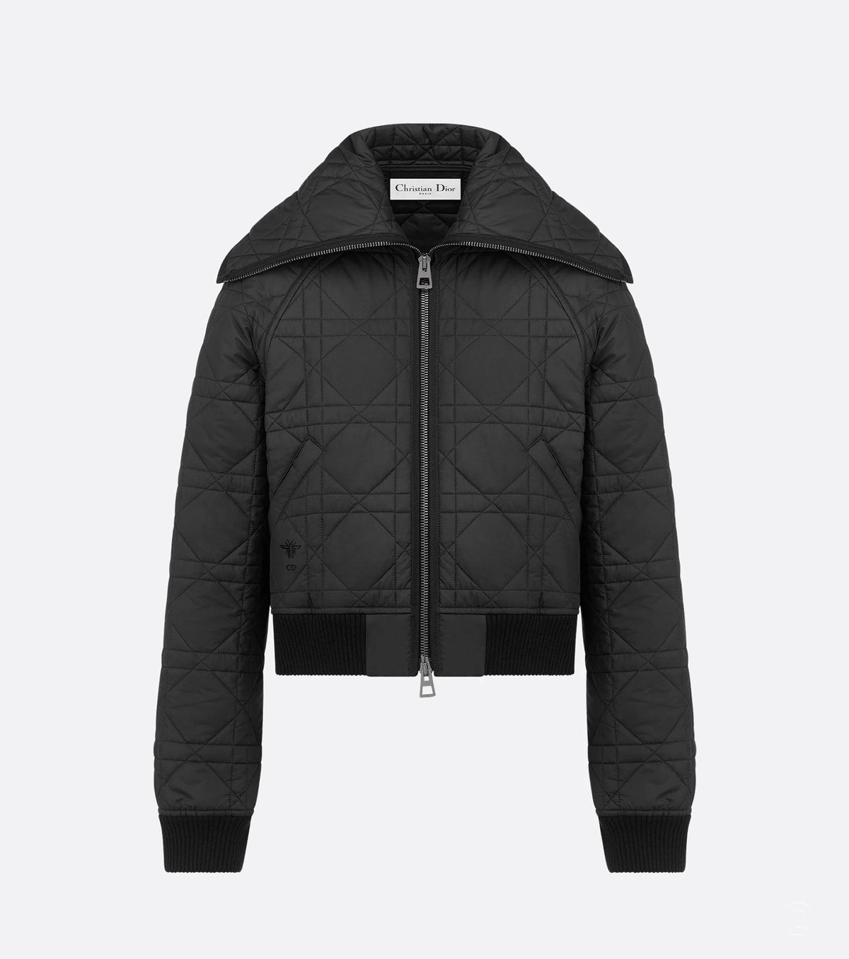 Яке Macrocannage с голяма яка