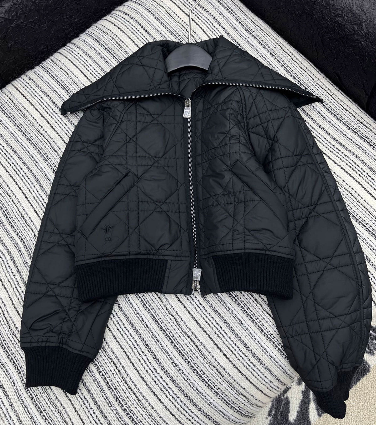 Яке Macrocannage с голяма яка