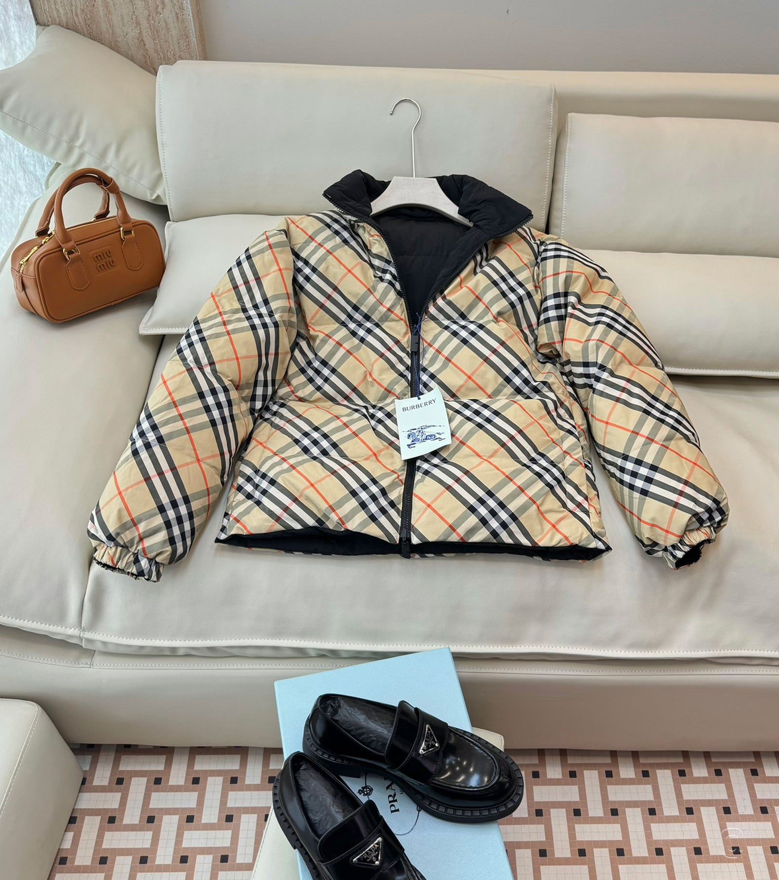 Дамско двулицево пухено яке