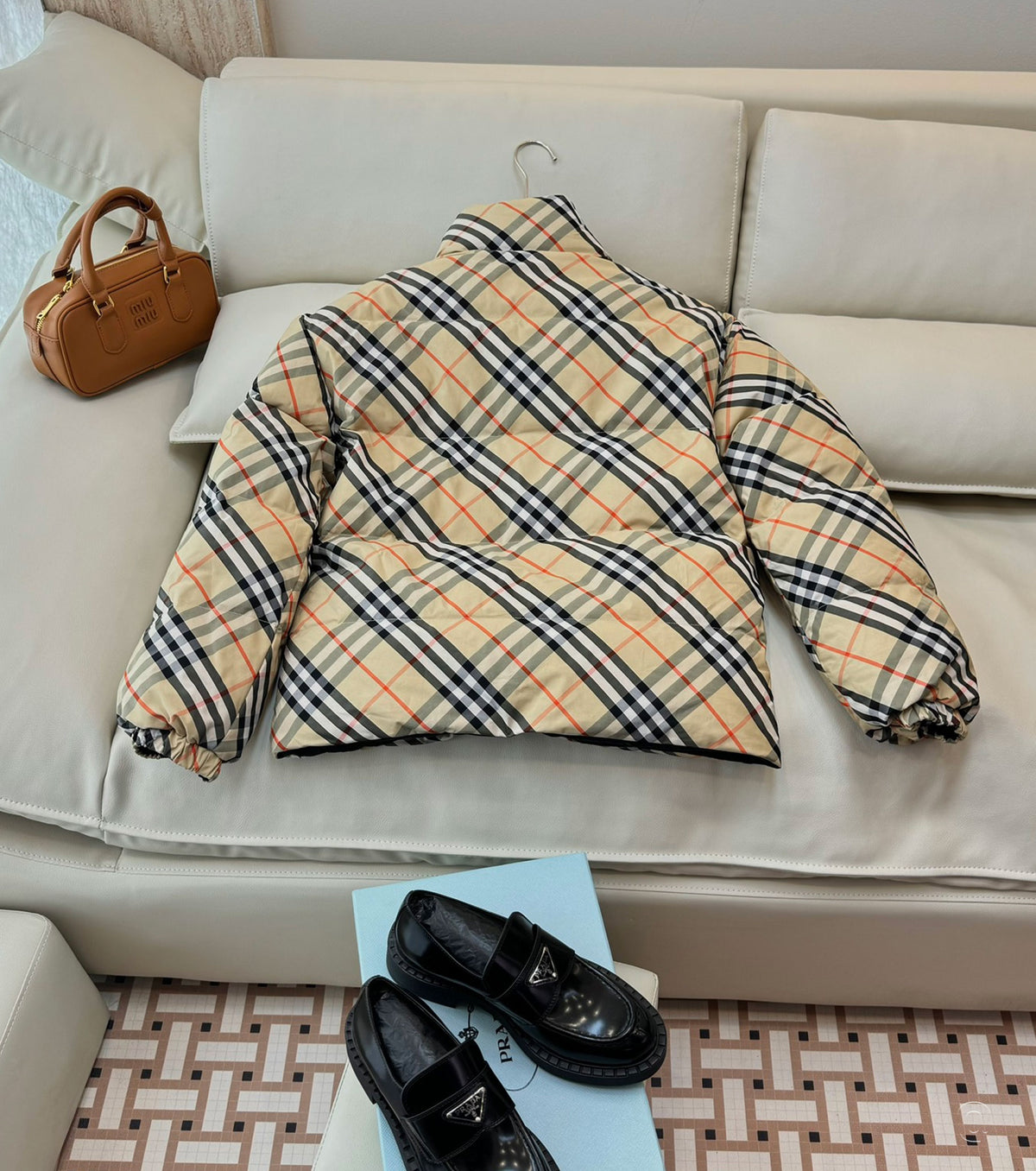 Дамско двулицево пухено яке