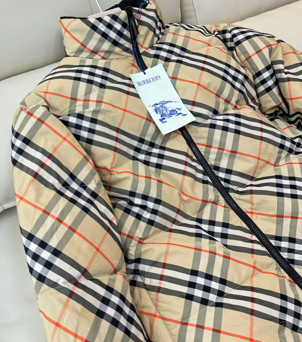 Дамско двулицево пухено яке