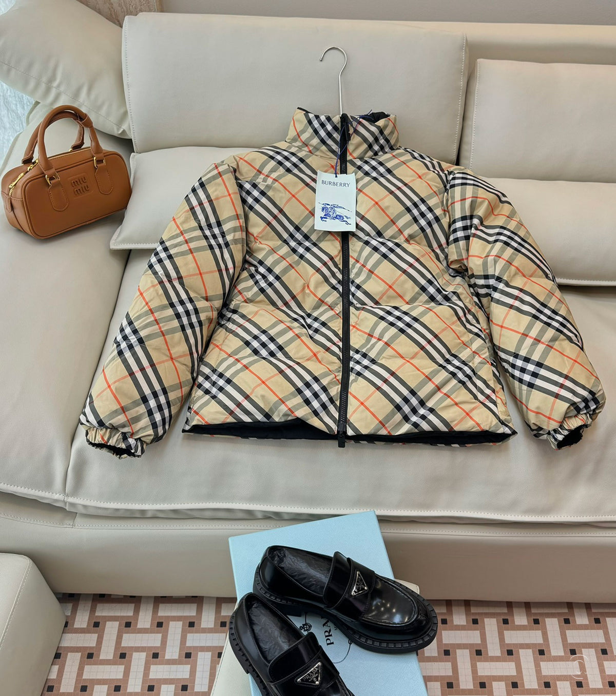 Дамско двулицево пухено яке