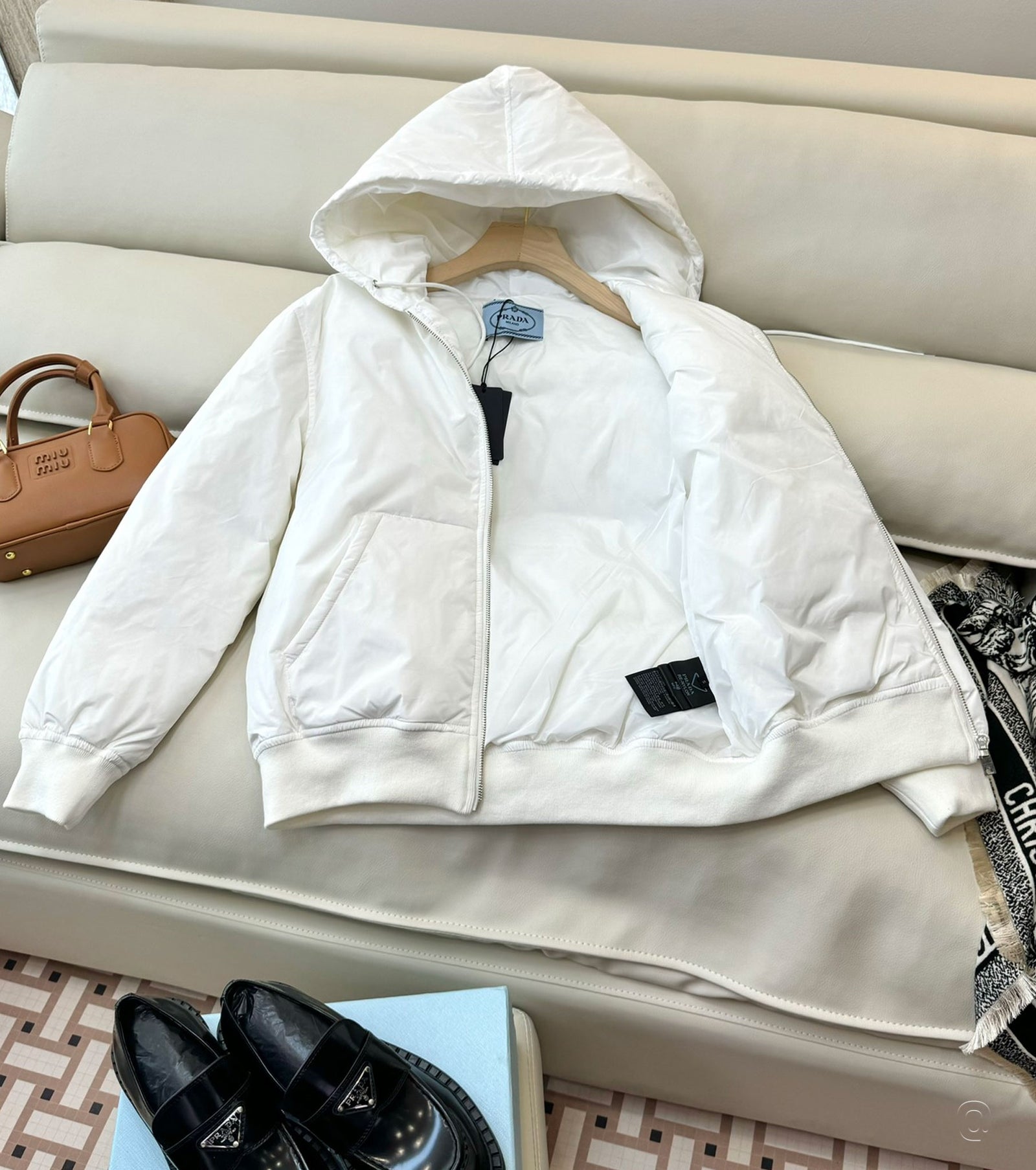 Дамско пухено яке