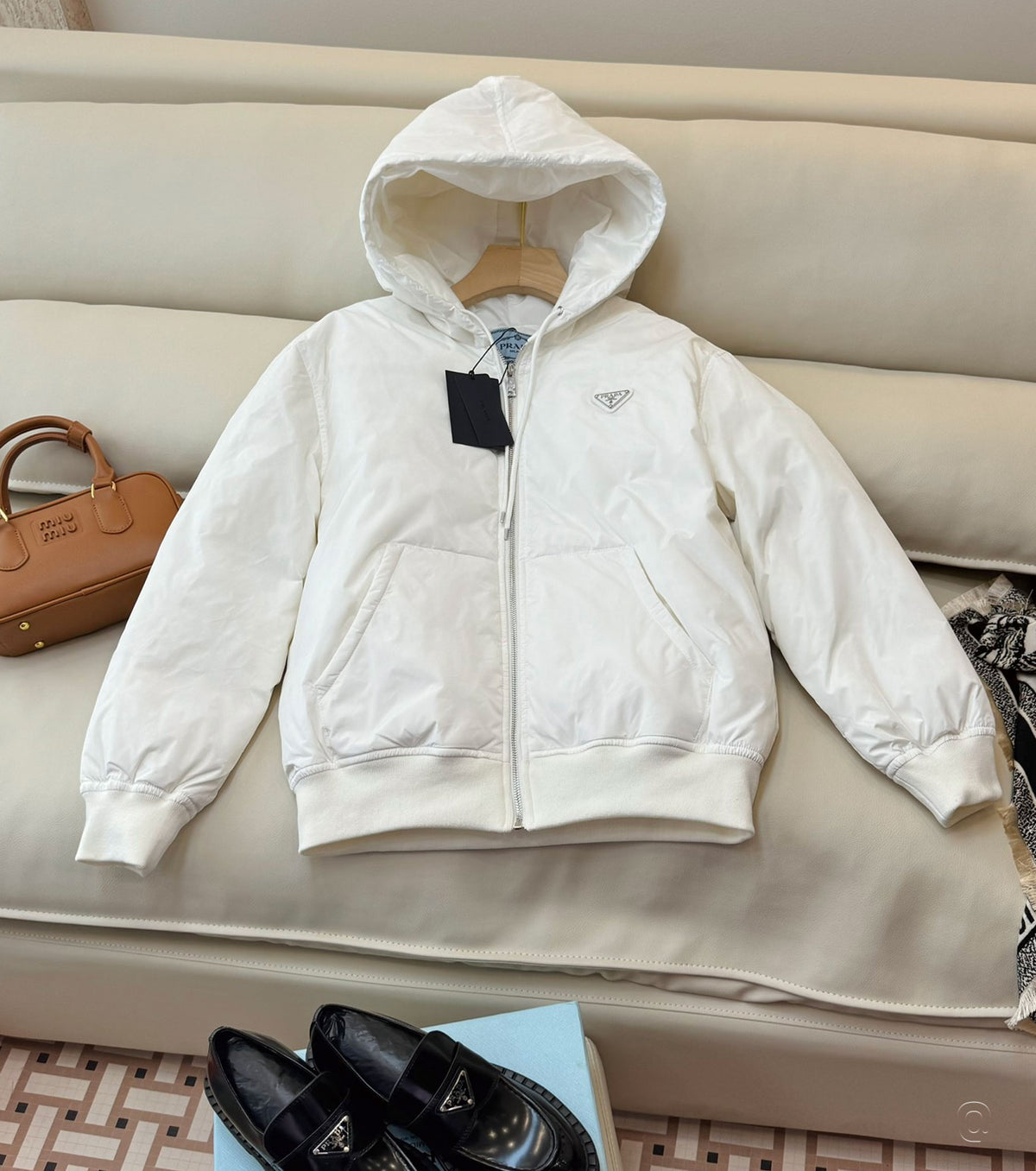 Дамско пухено яке