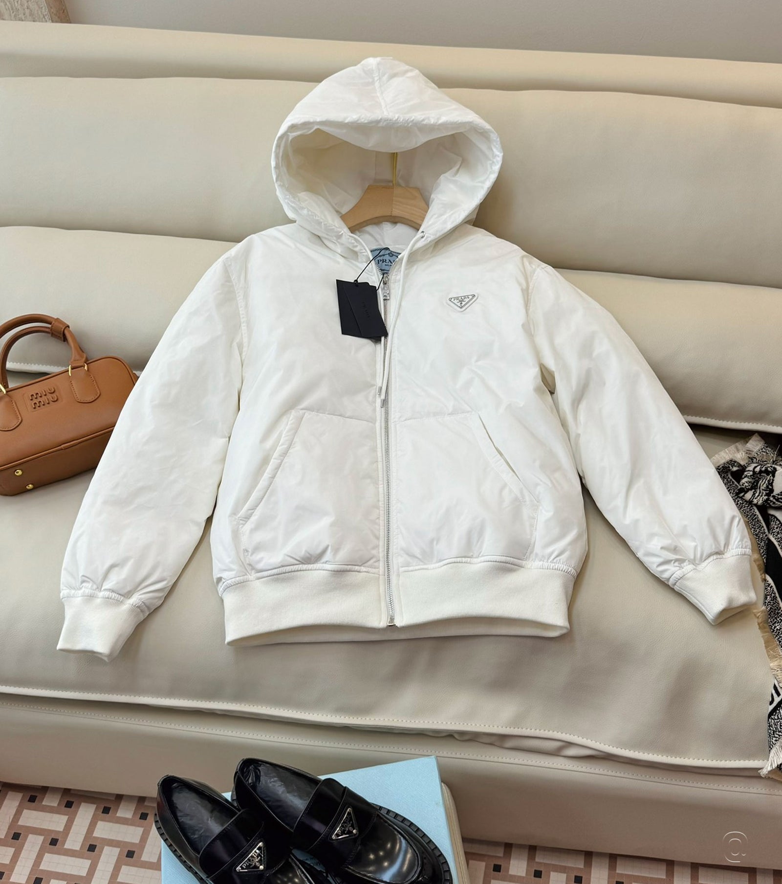 Дамско пухено яке