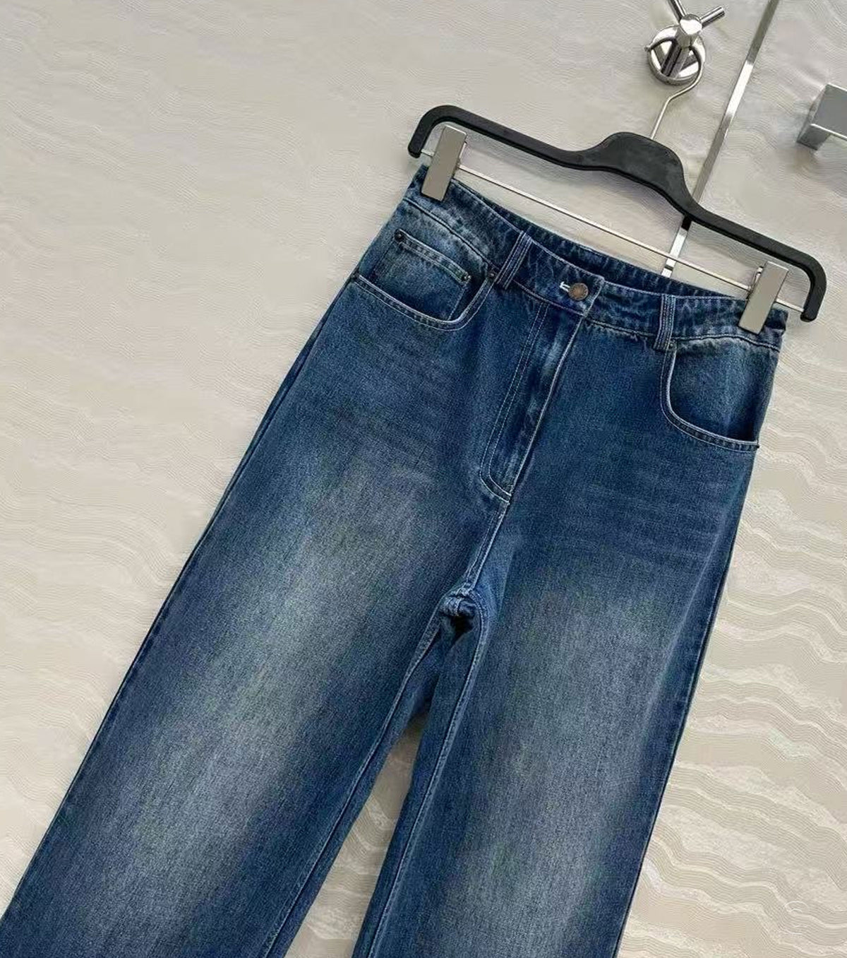 Дамски дънки с прави крачоли