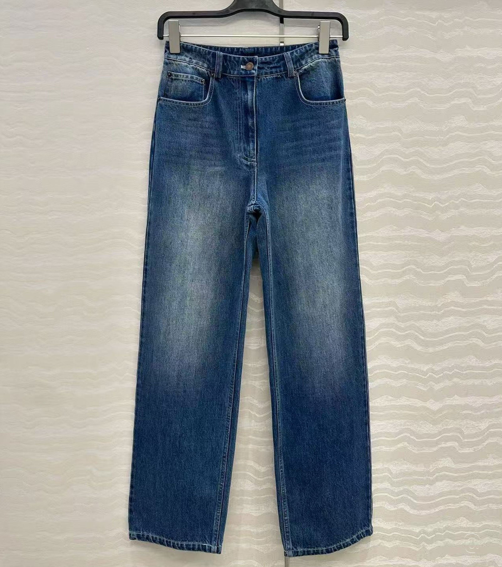 Дамски дънки с прави крачоли