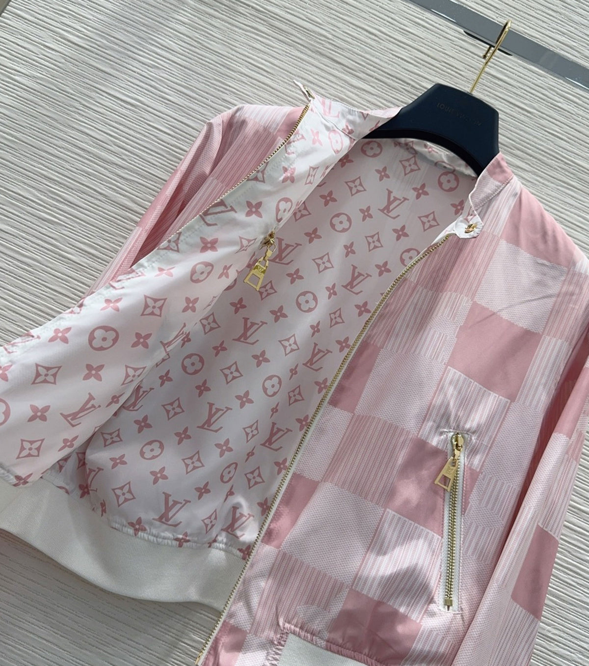 Дамска двулицева ветровка