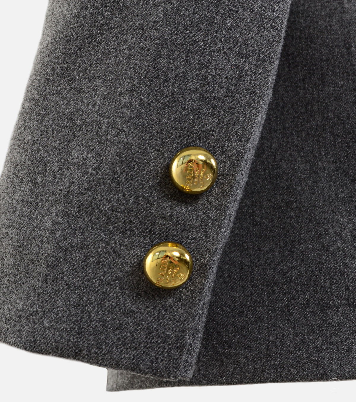 Дамски класически костюм