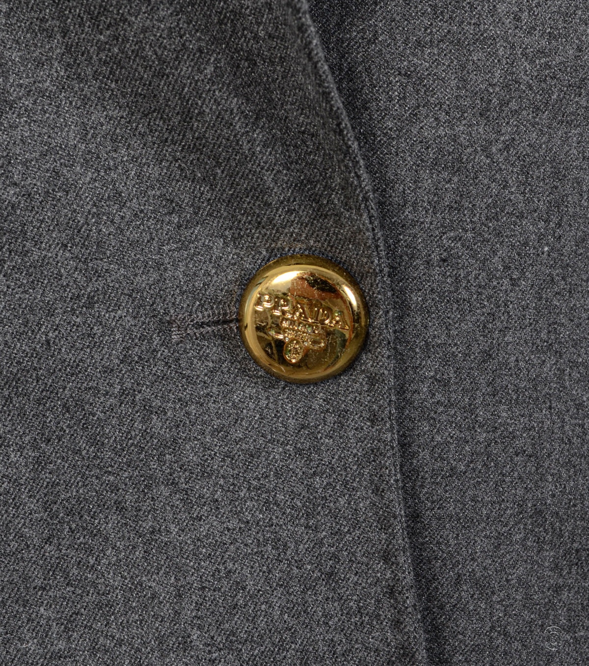 Дамски класически костюм