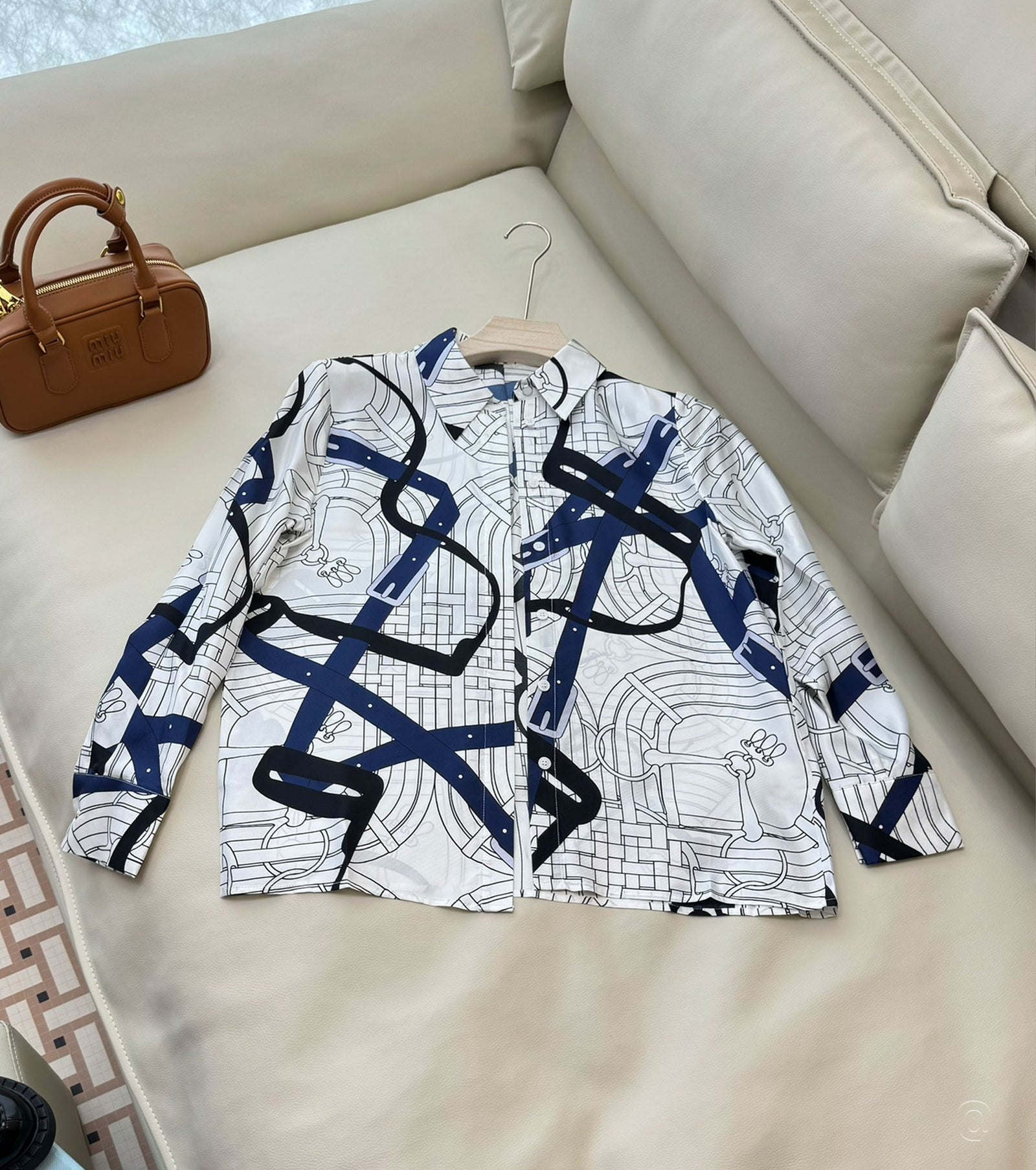 Риза Mors a Jouets Detoure