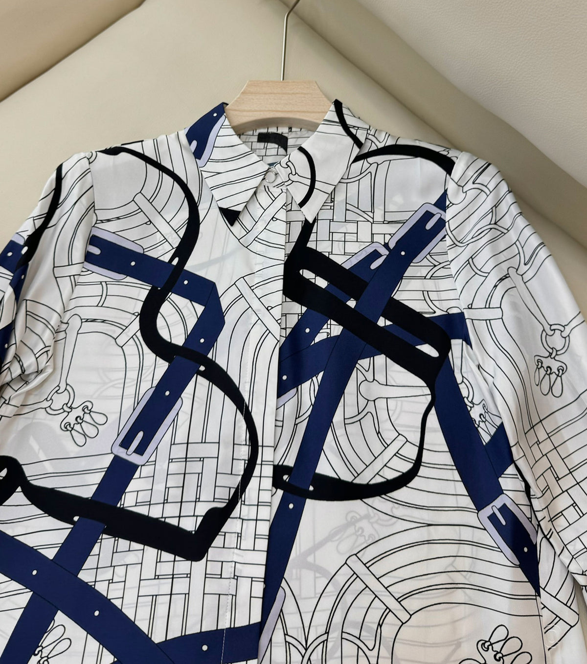 Риза Mors a Jouets Detoure