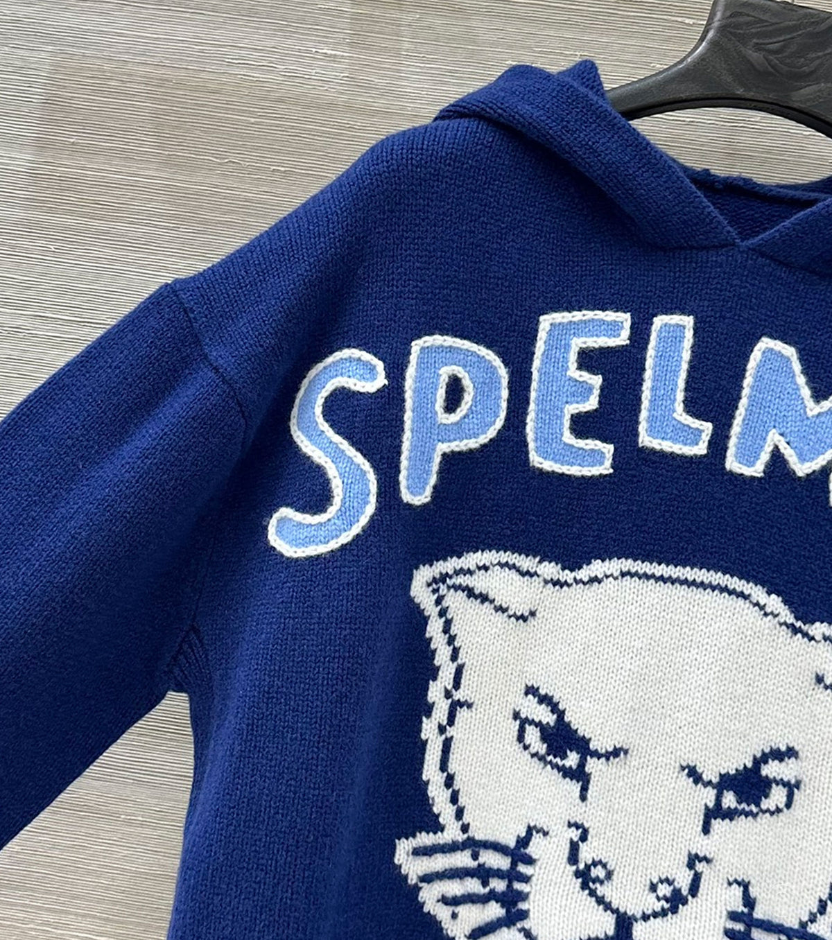 Дамски вълнен пуловер с качулка Oversized