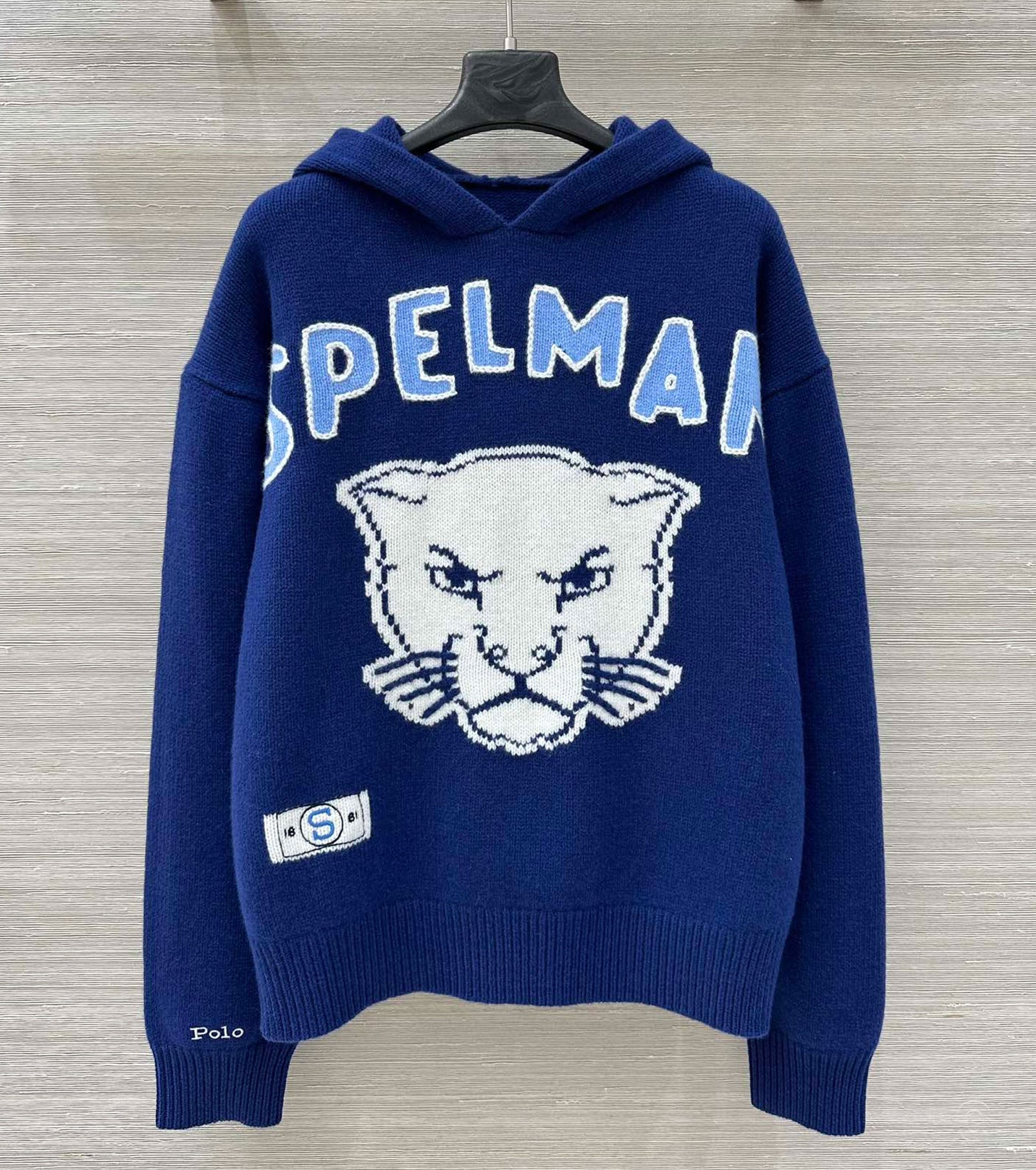 Дамски вълнен пуловер с качулка Oversized