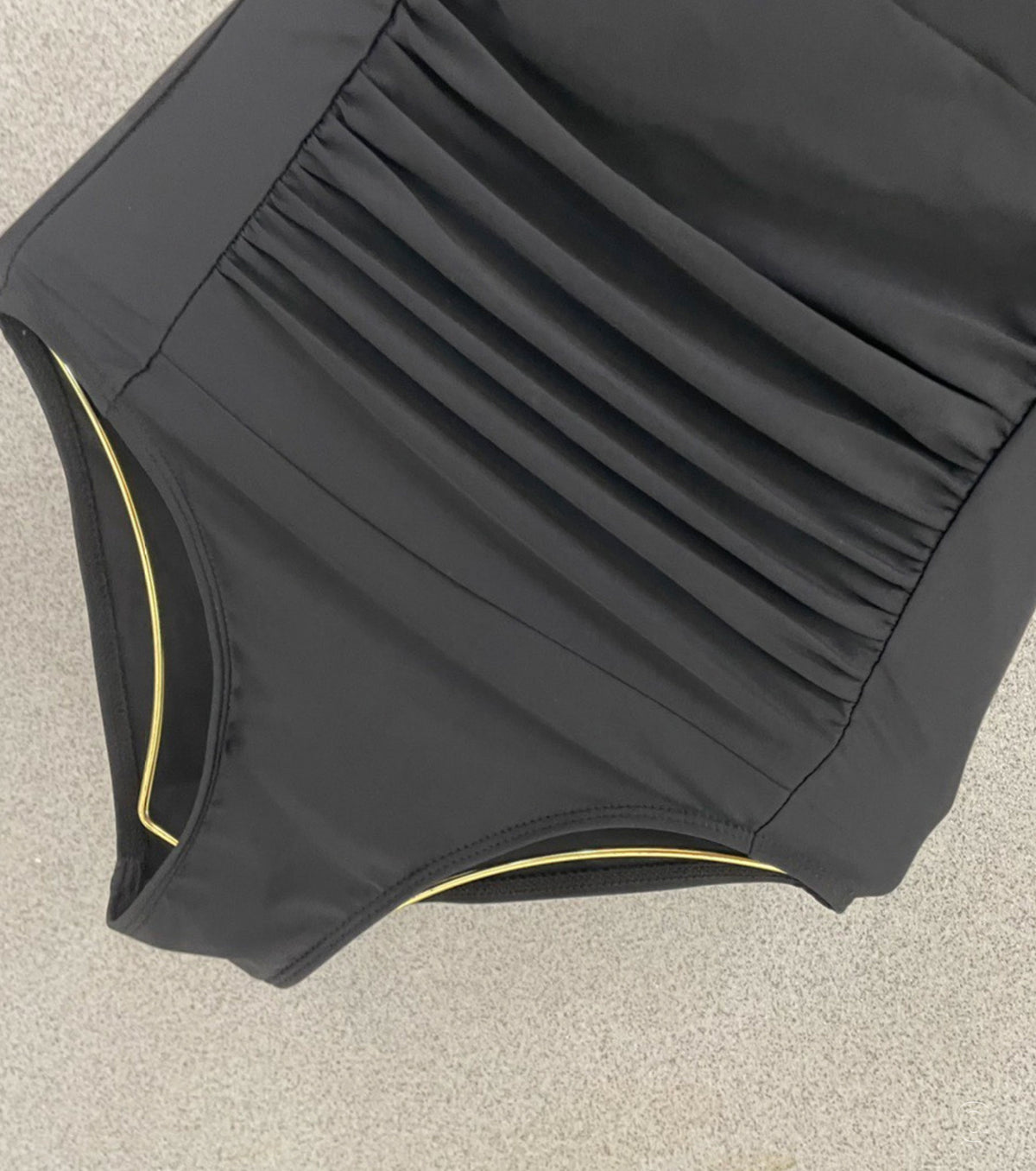 Бански костюм