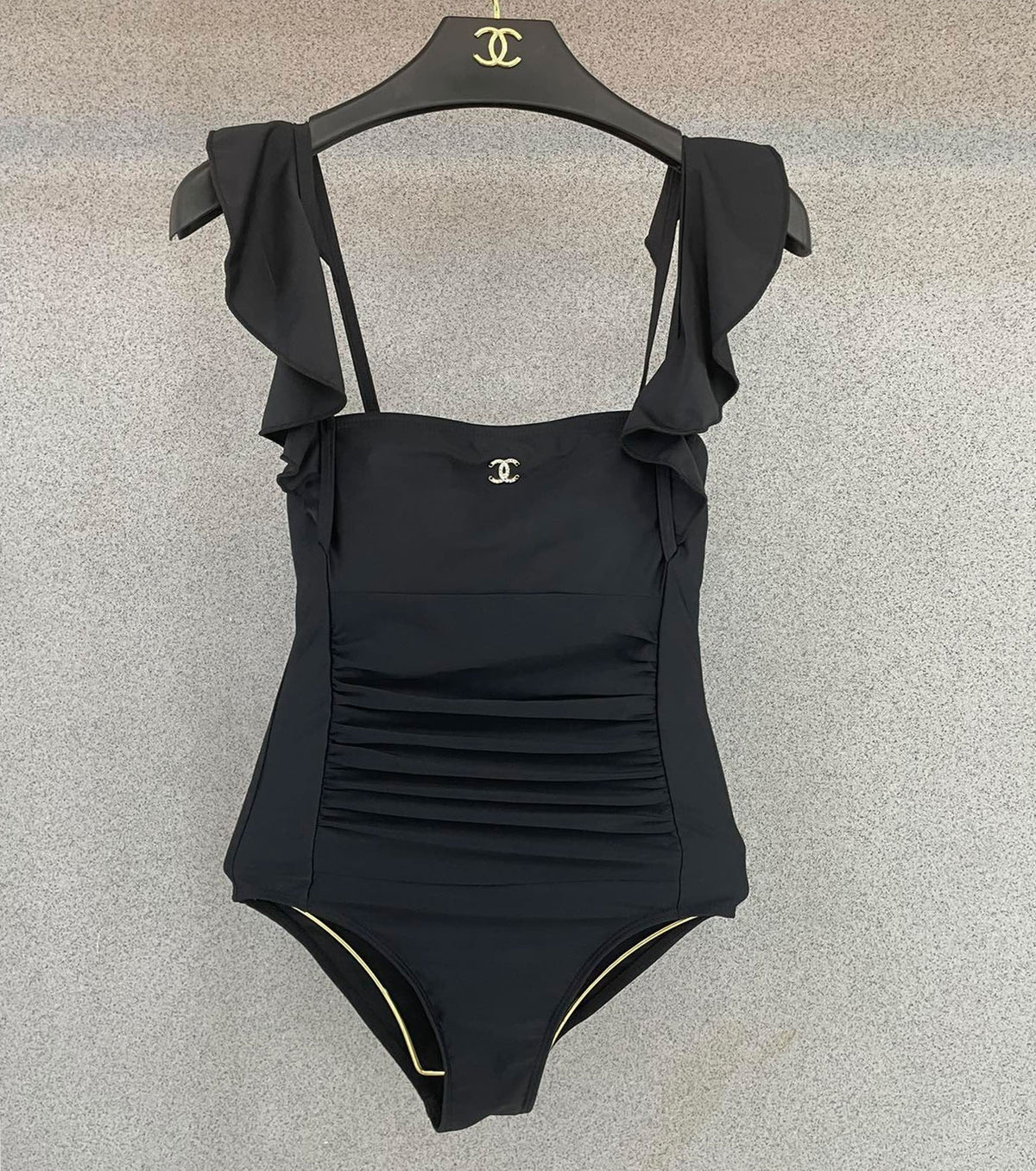 Бански костюм