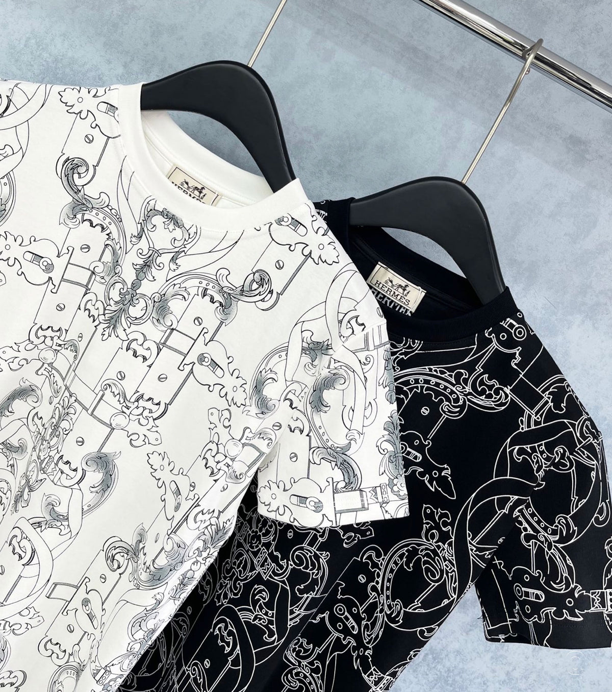 Права тениска "Ferronnerie Remix".