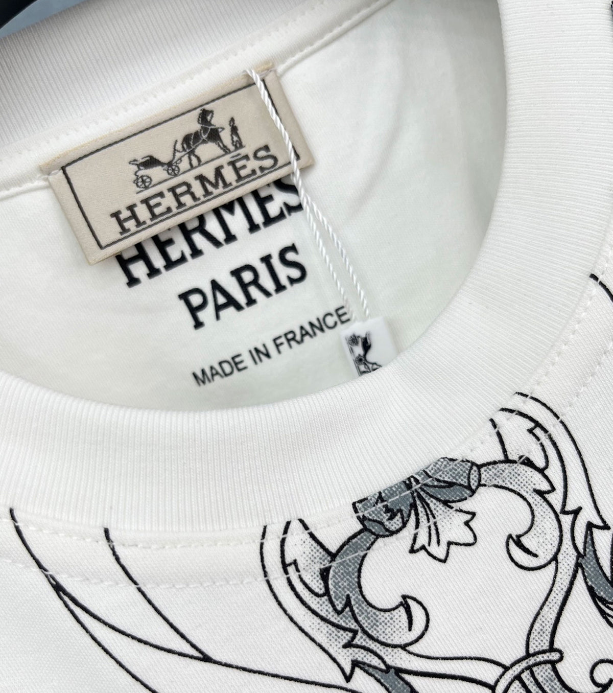 Права тениска "Ferronnerie Remix".