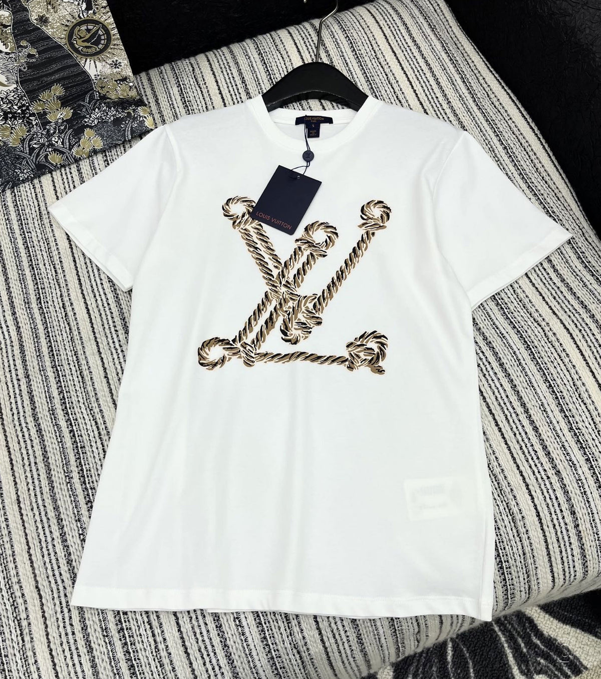 Дамска тениска с лого