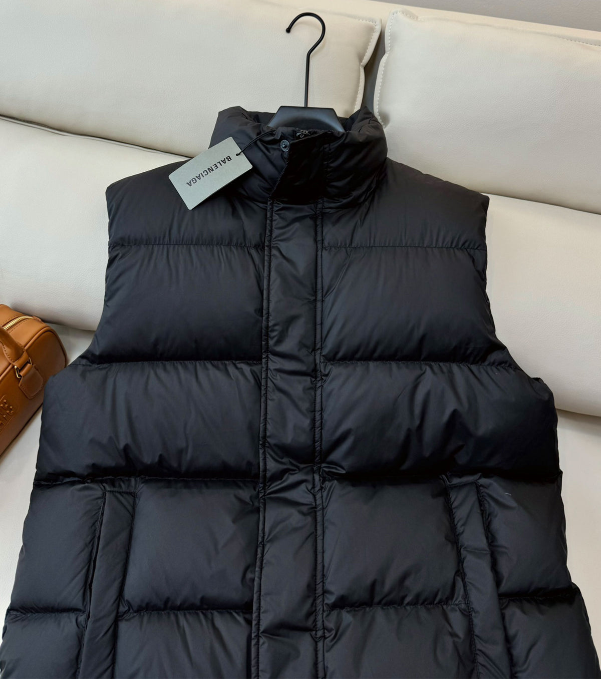 Дамски пухен елек