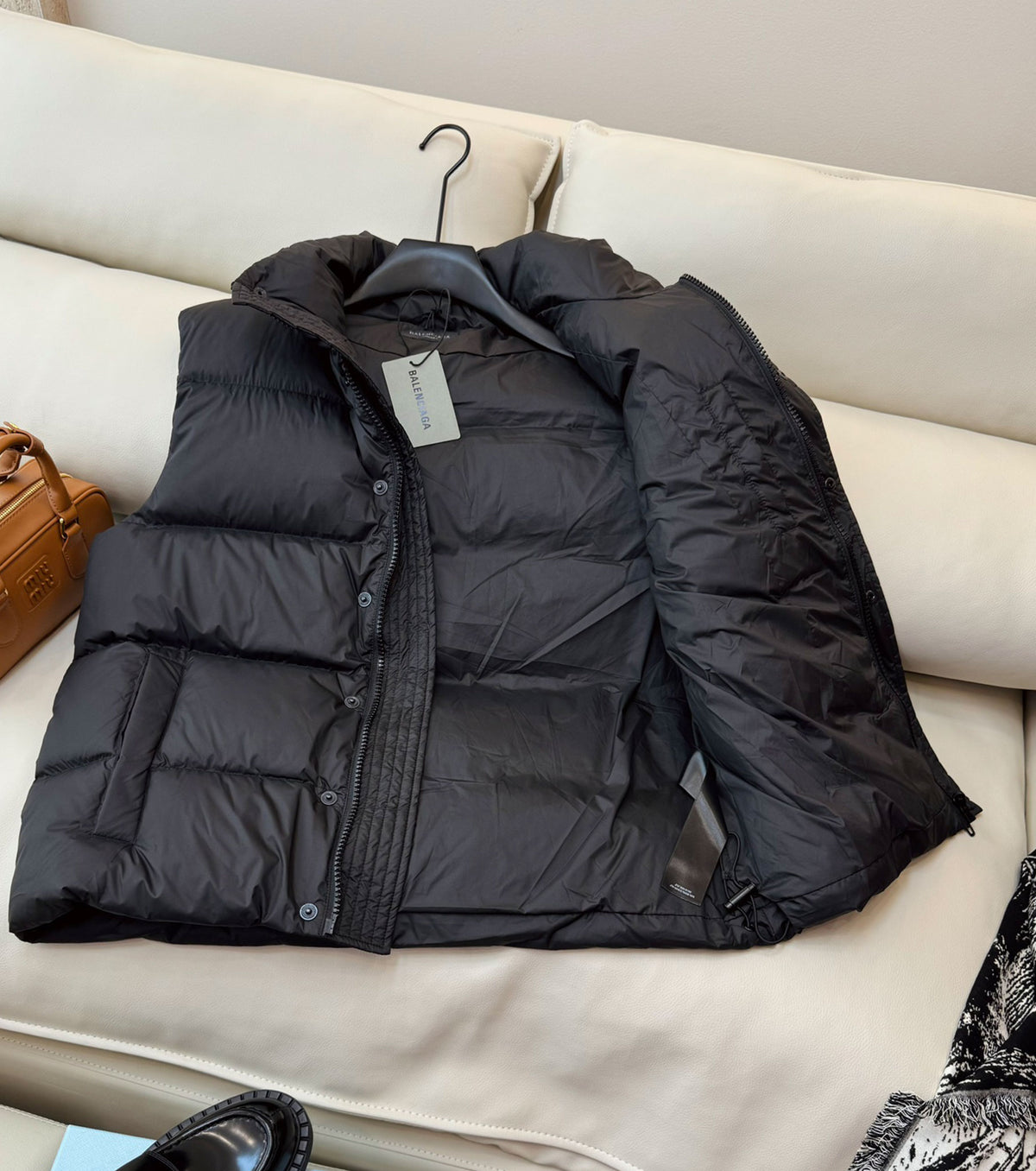 Дамски пухен елек