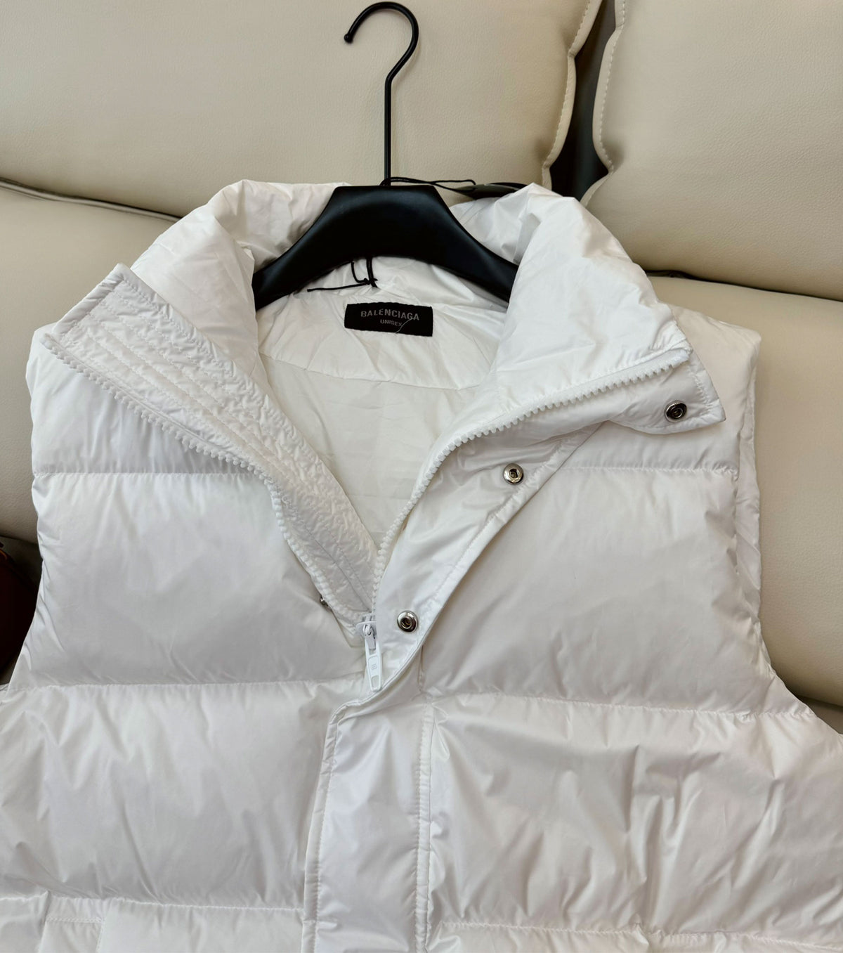 Дамски пухен елек