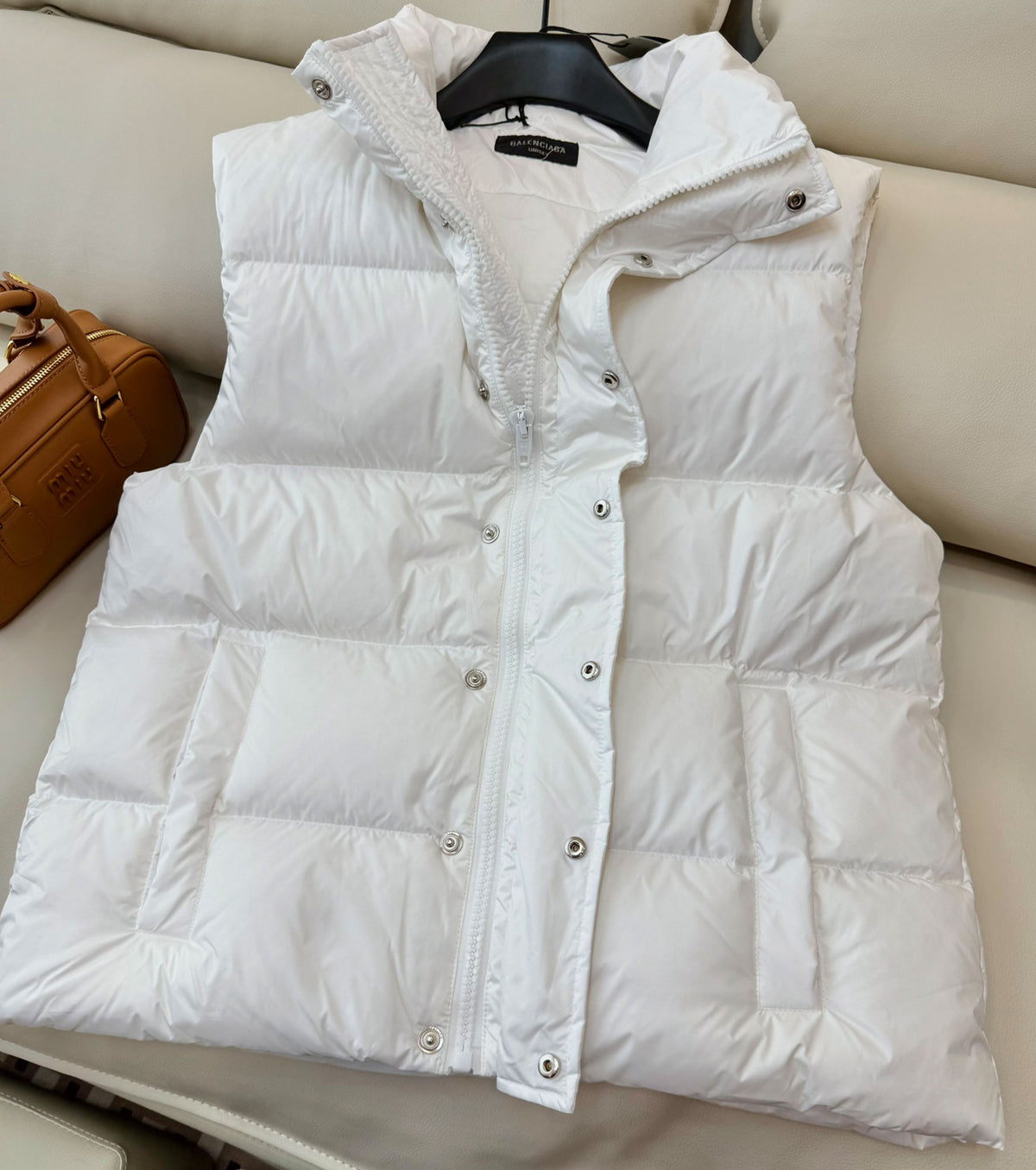 Дамски пухен елек