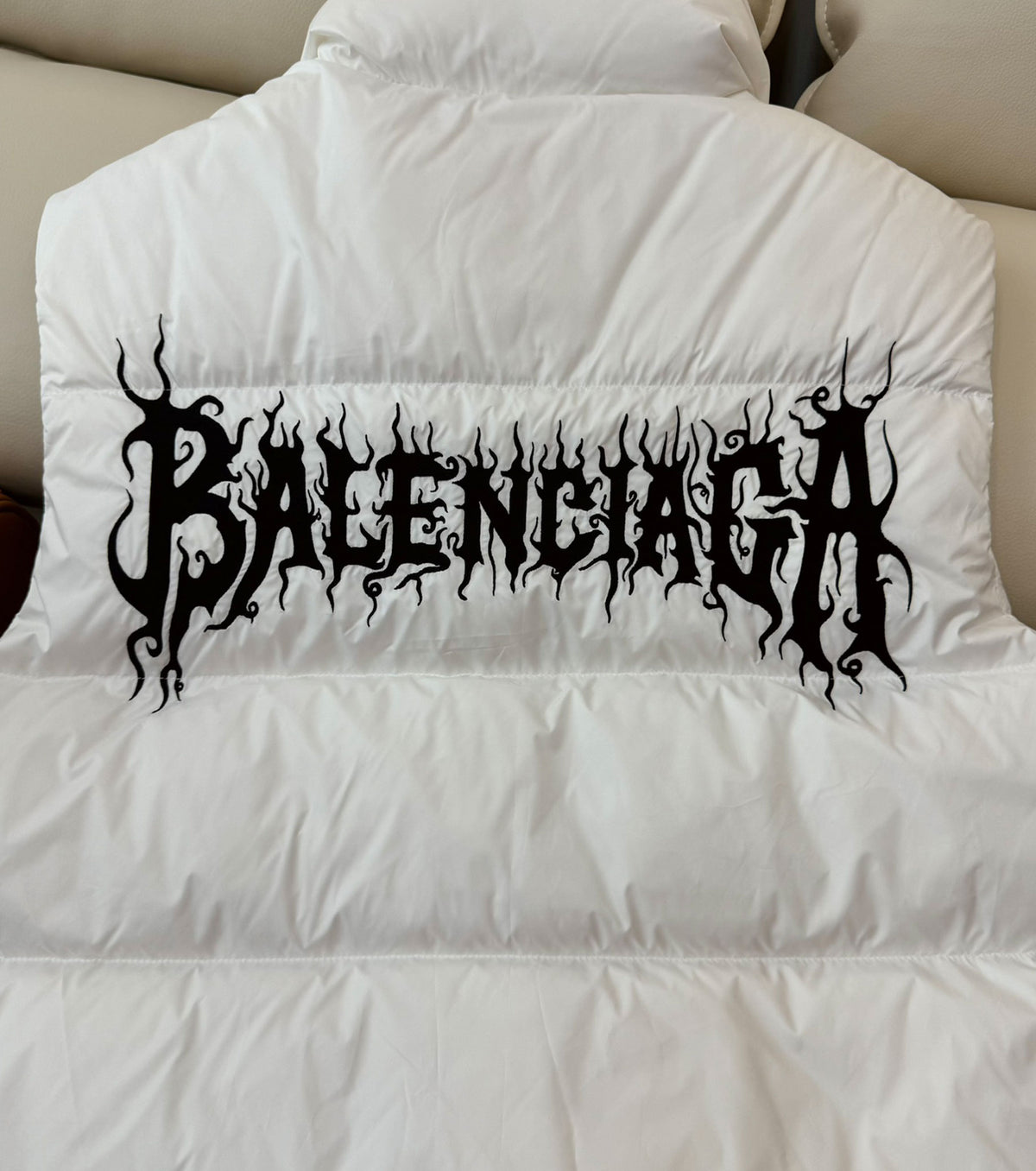 Дамски пухен елек