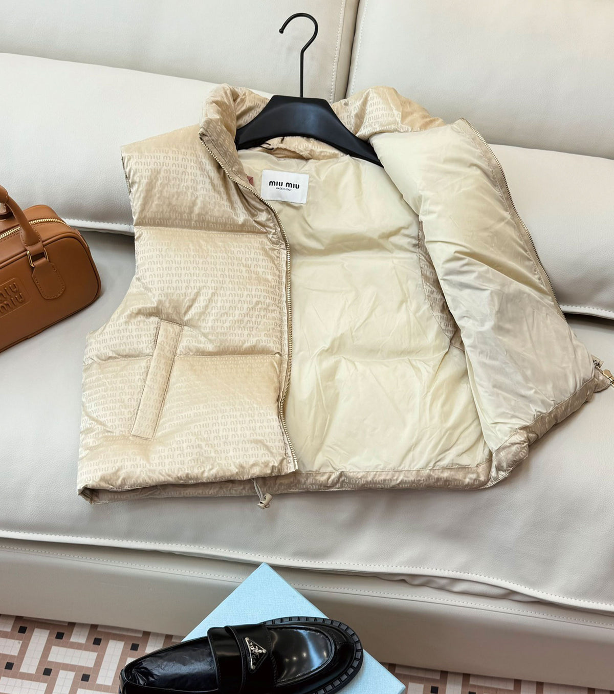 Дамски пухен елек