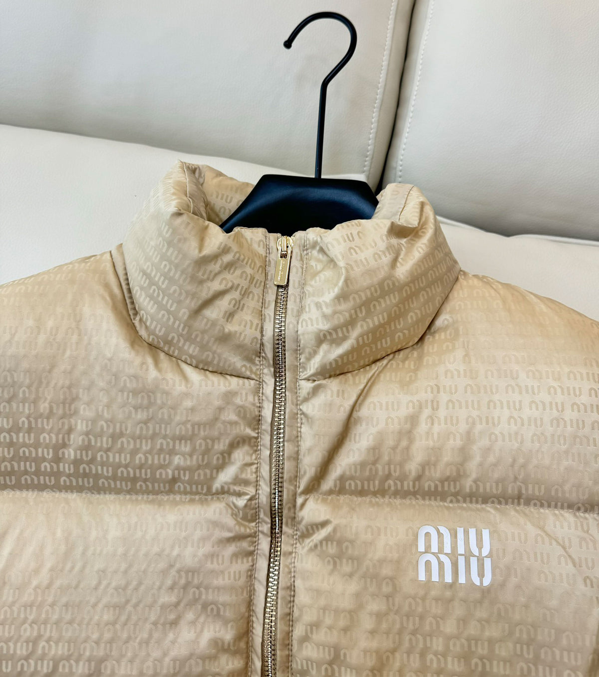 Дамски пухен елек