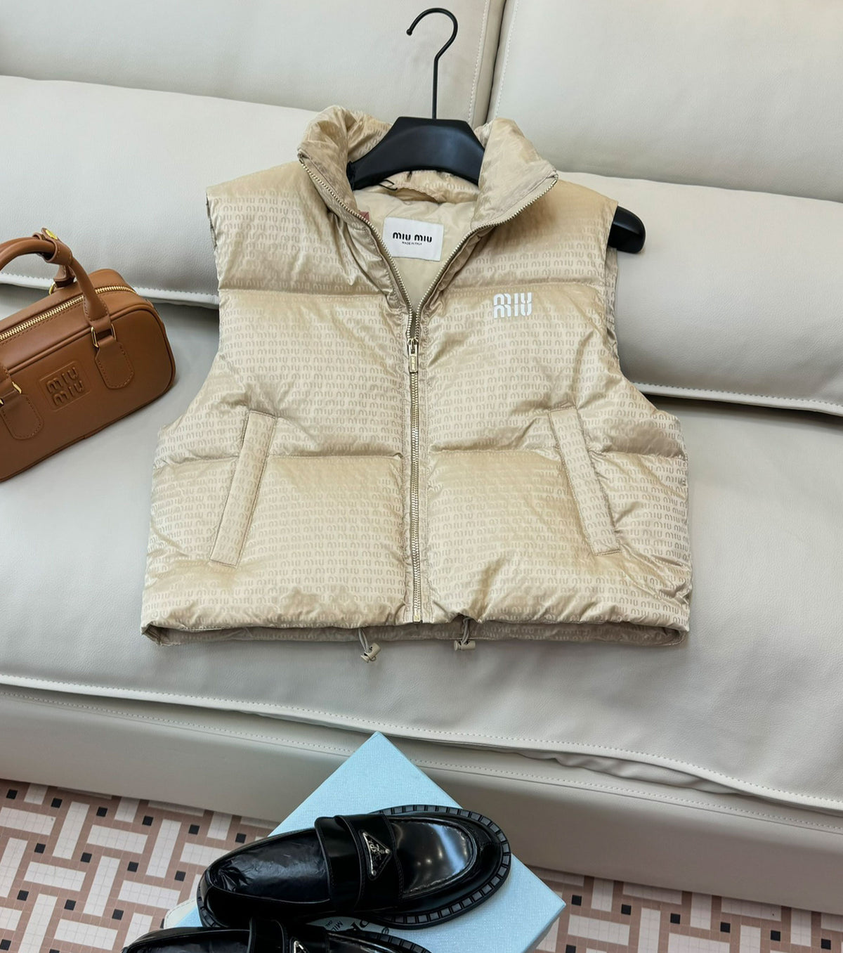 Дамски пухен елек