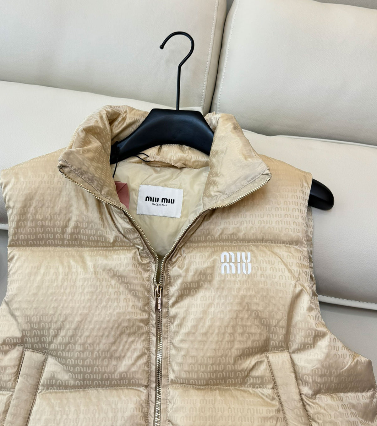 Дамски пухен елек