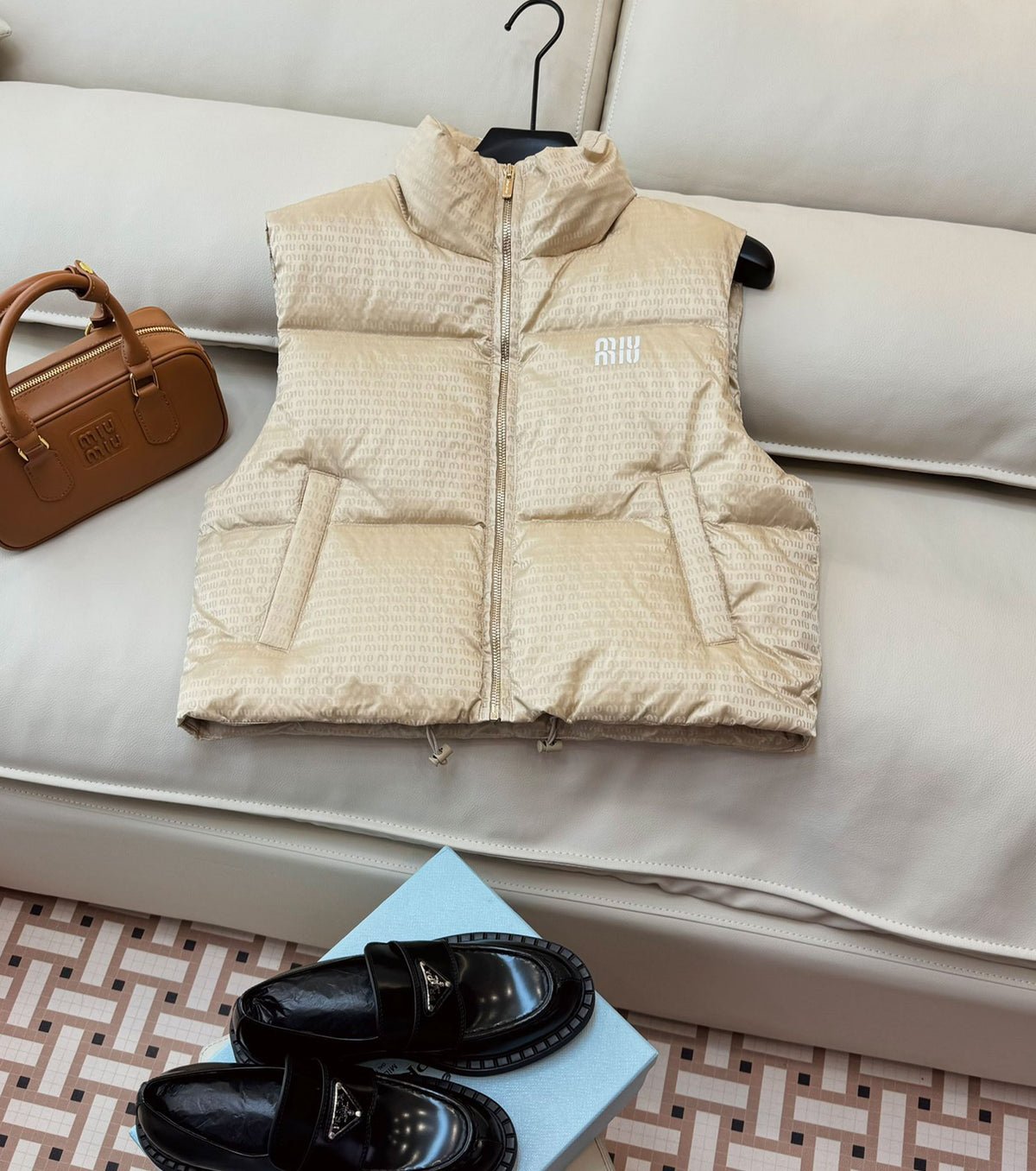 Дамски пухен елек