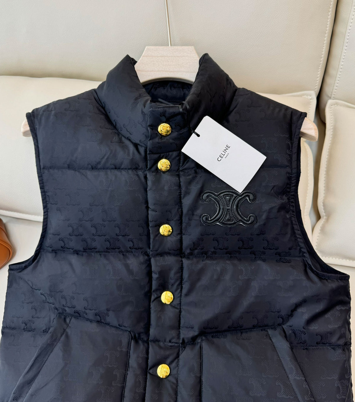 Дамски пухен елек