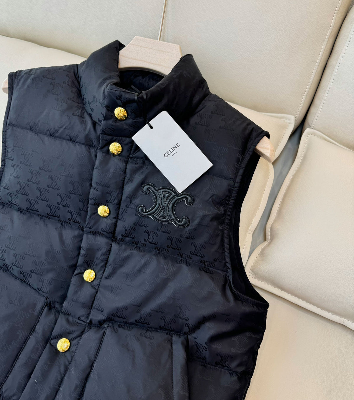 Дамски пухен елек