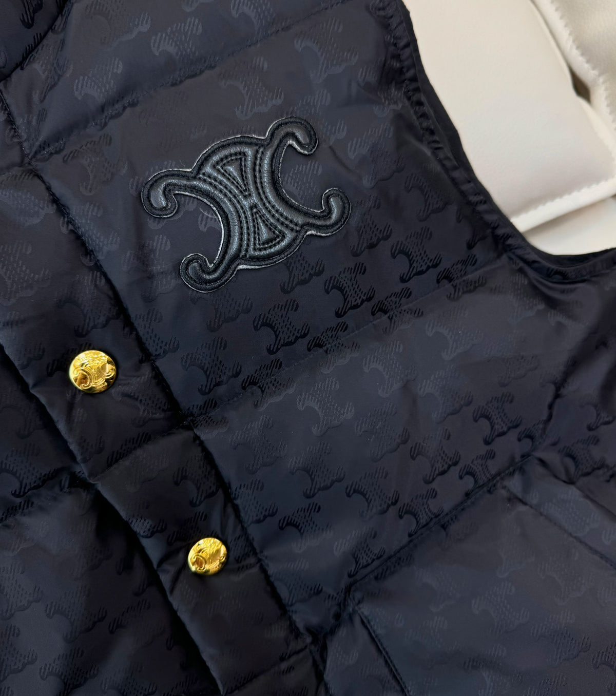 Дамски пухен елек