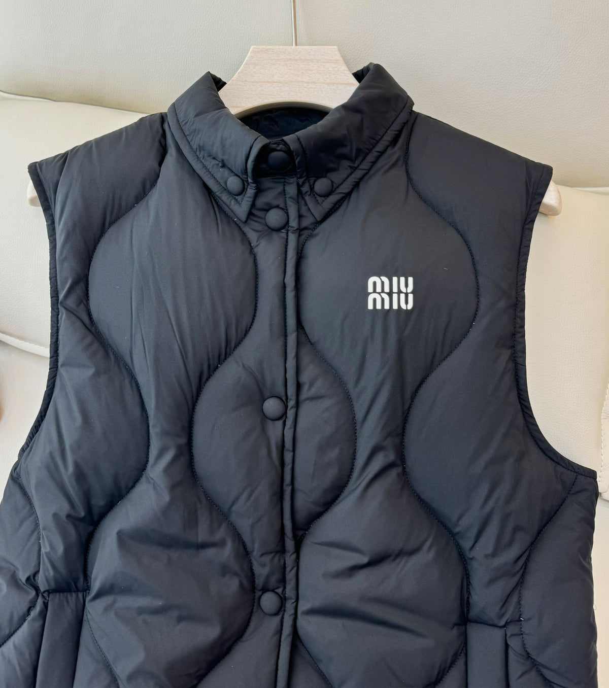 Дамски пухен елек