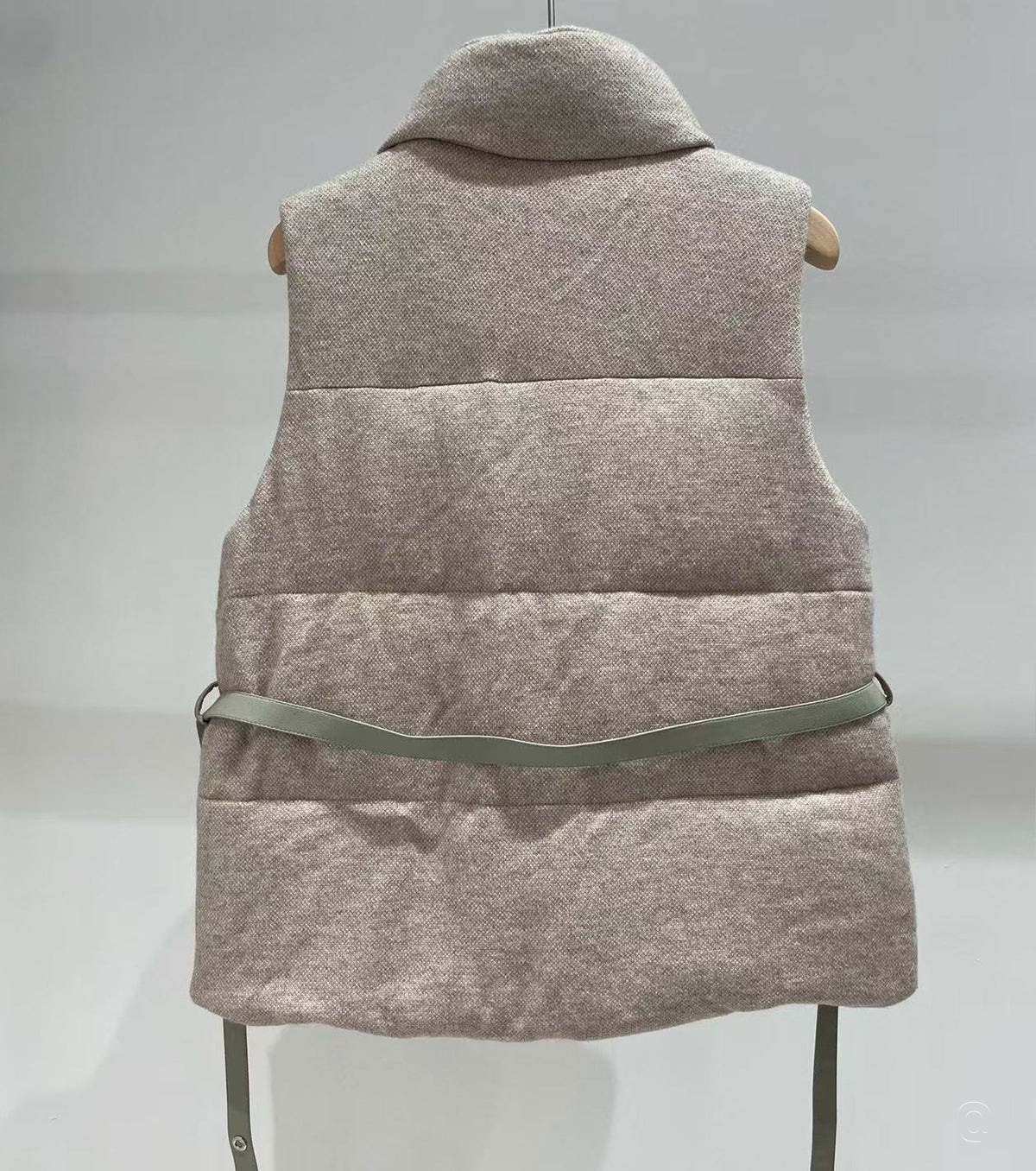 Дамски елек от гъши пух