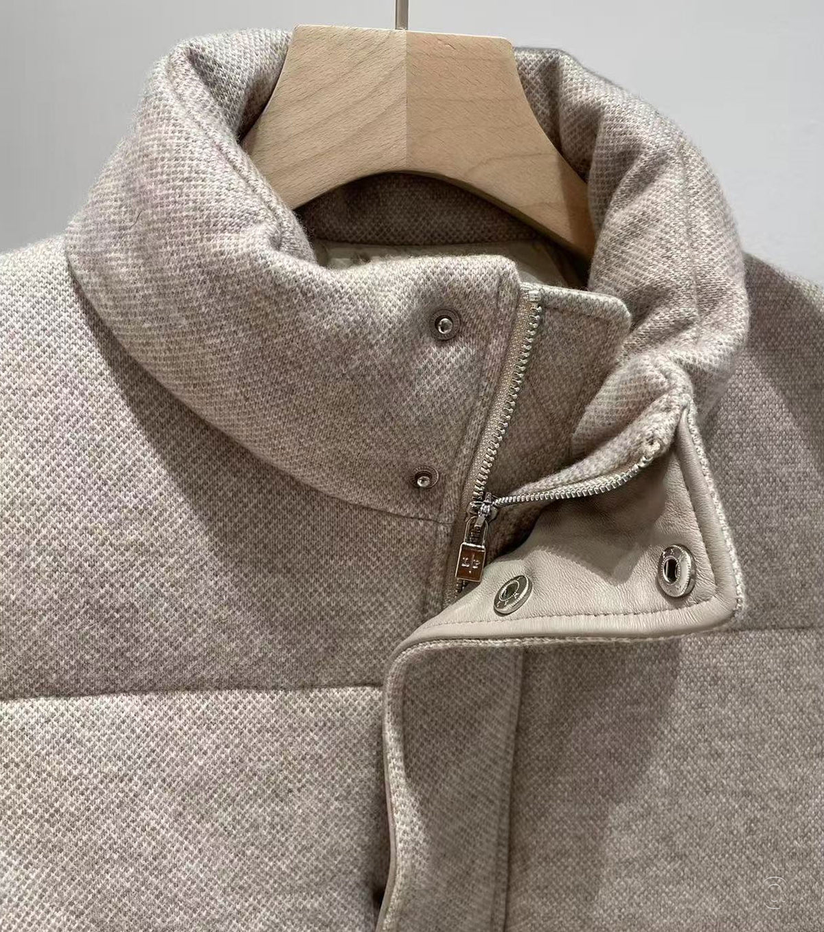 Дамски елек от гъши пух