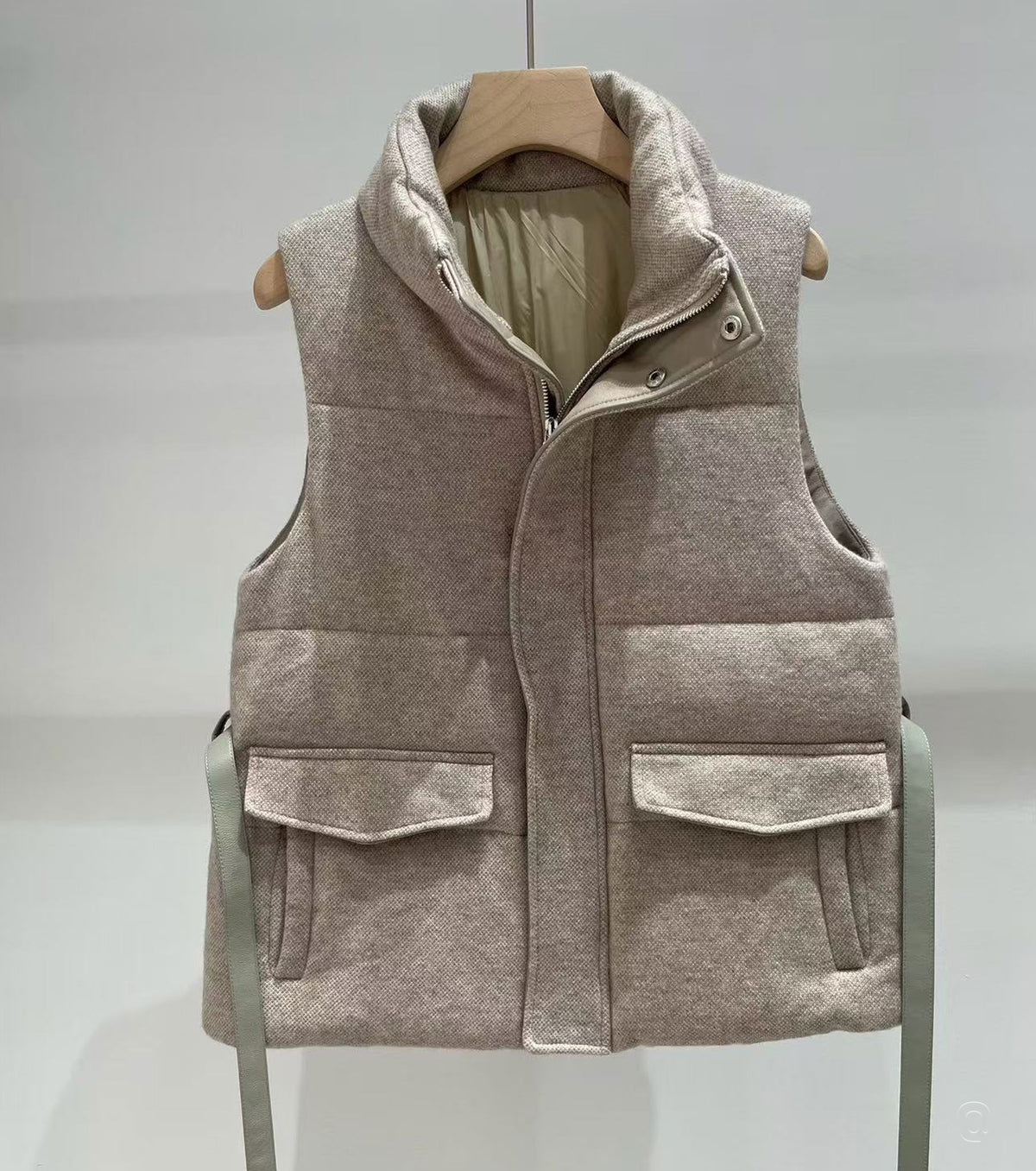 Дамски елек от гъши пух