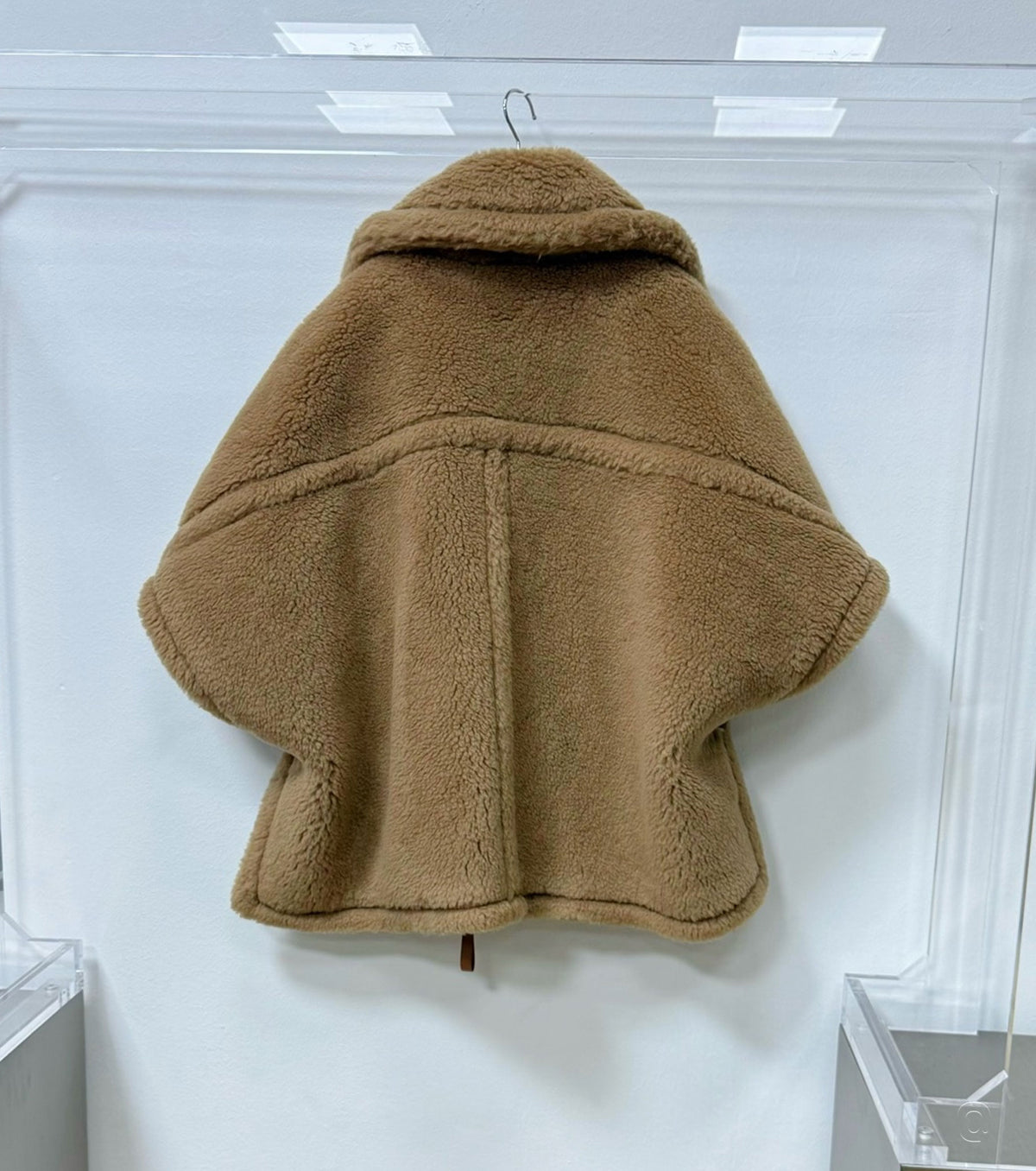 Дамски елек от вълна алпака