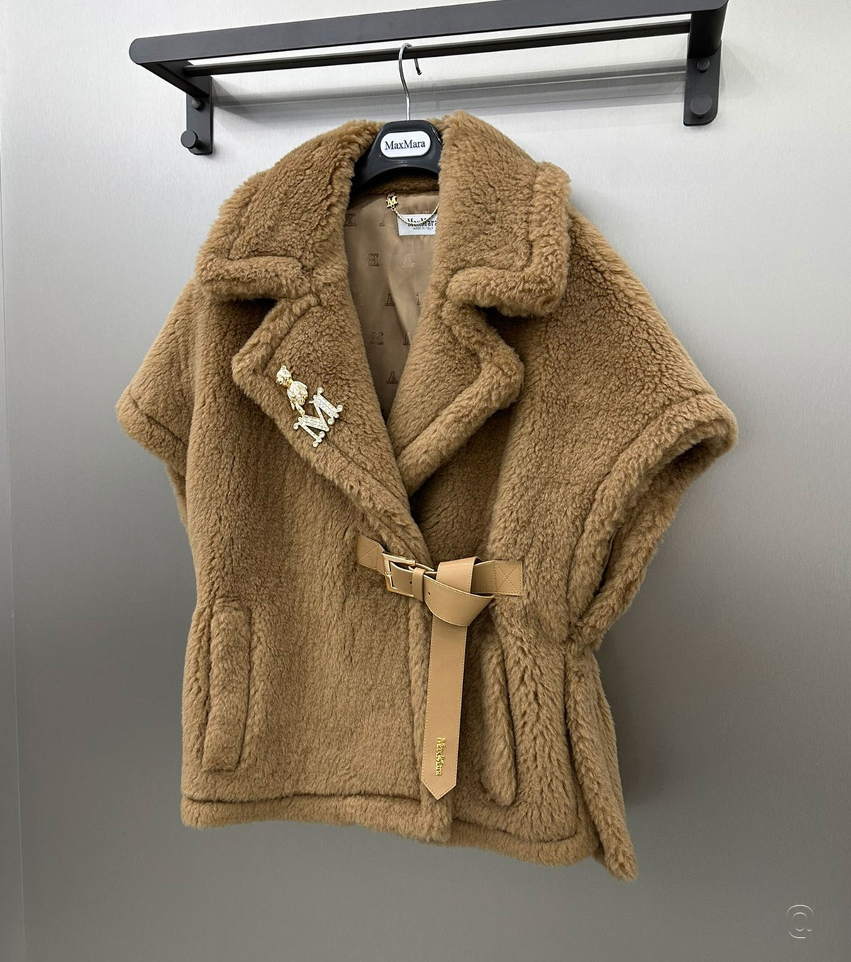 Дамски елек от вълна алпака