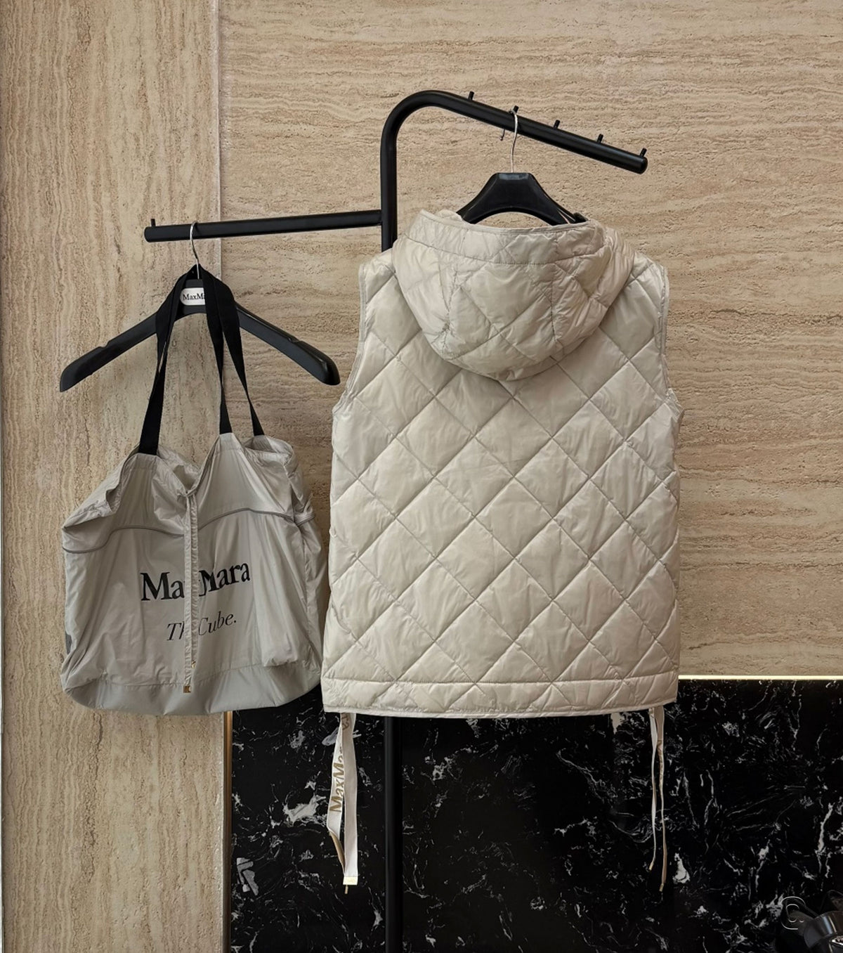 Дамски елек от гъши пух