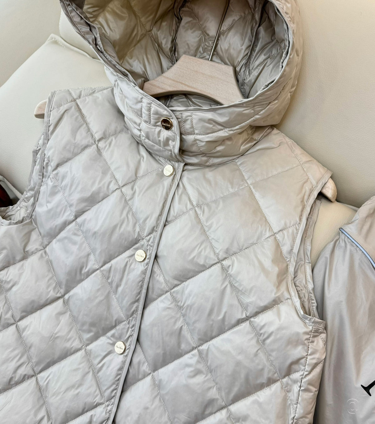 Дамски елек от гъши пух