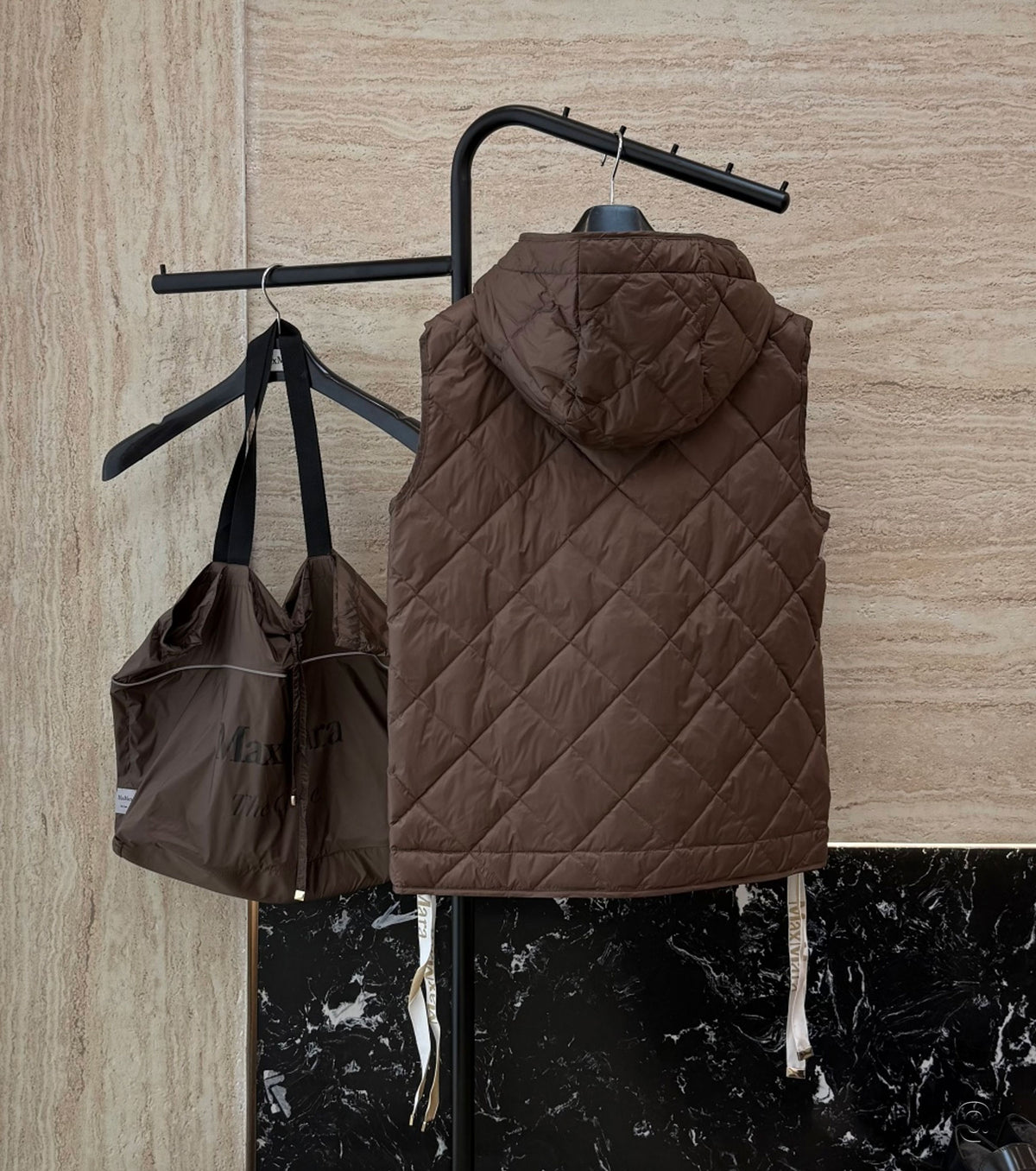 Дамски елек от гъши пух