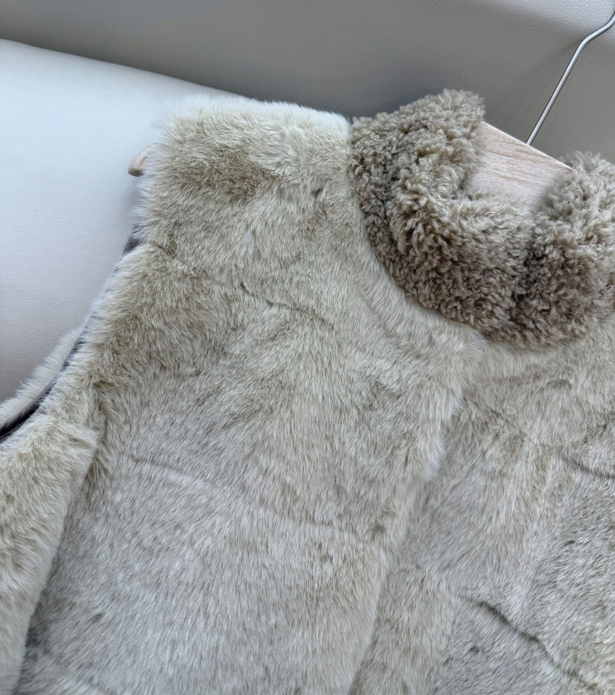 Дамски пухен елек